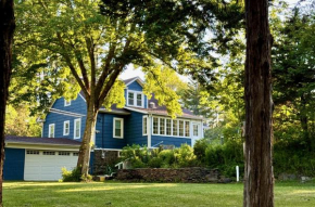 1890 CapeCod farmhouse:Charming, Private, Spacious